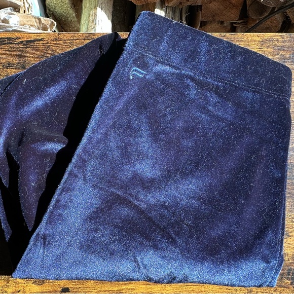 Fabletics Velvet Set - Picture 4 of 5